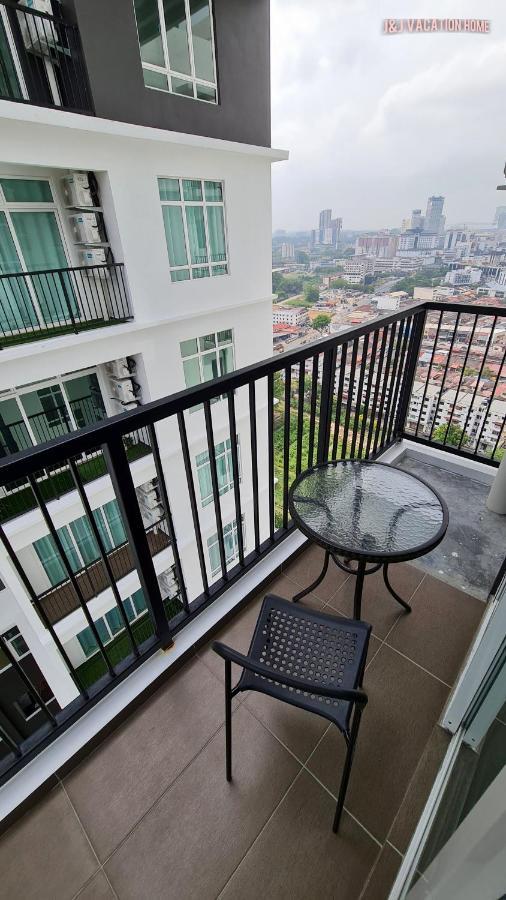 J&J Vacation Home@Novo8 Residence Kampong Tambak Esterno foto